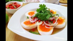 ยำไข่ (วิธีทำ ยำไข่ต้ม) เมนูอาหารทำง่าย อร่อย มีประโยชน์