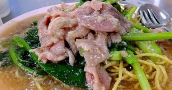 ราดหน้าหมี่กรอบ หมูนุ่ม (วิธีทำราดหน้าหมี่กรอบ / วิธีการหมักหมูให้นุ่ม)