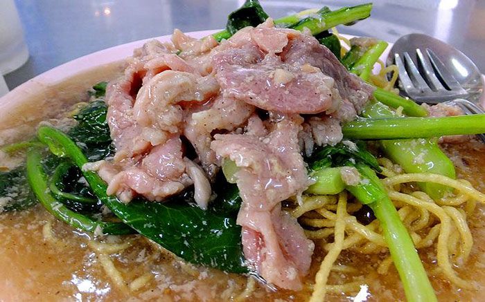 ราดหน้าหมี่กรอบ หมูนุ่ม (วิธีทำราดหน้าหมี่กรอบ / วิธีการหมักหมูให้นุ่ม)